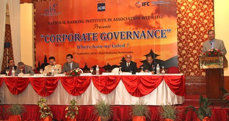 संस्थागत सुशासनको जिम्मा सबैको होः गर्भनर खतिवडा