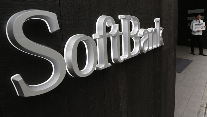 एआईमा लगानीका लागि १६ अर्ब डलर डलर ऋण लिने योजनामा सफ्टब्याङ्क