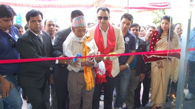 बजाजको नयाँ शोरुमपर्सा बजारमा संचालन