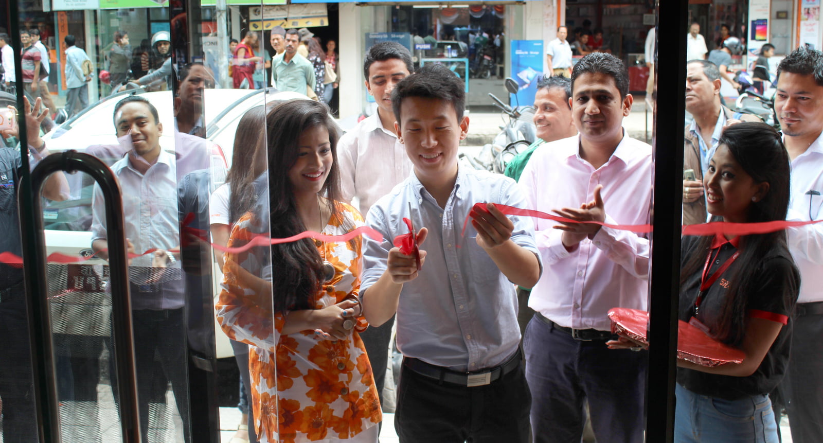 जियोनिको एक्सक्लुसिभ शोरुम न्युरोडमा