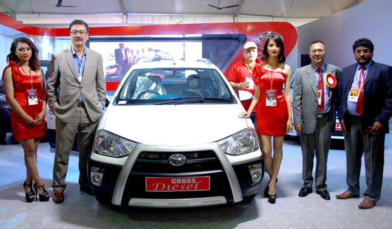 इटियोस क्रस डिजेल नाडा अटो शोमा