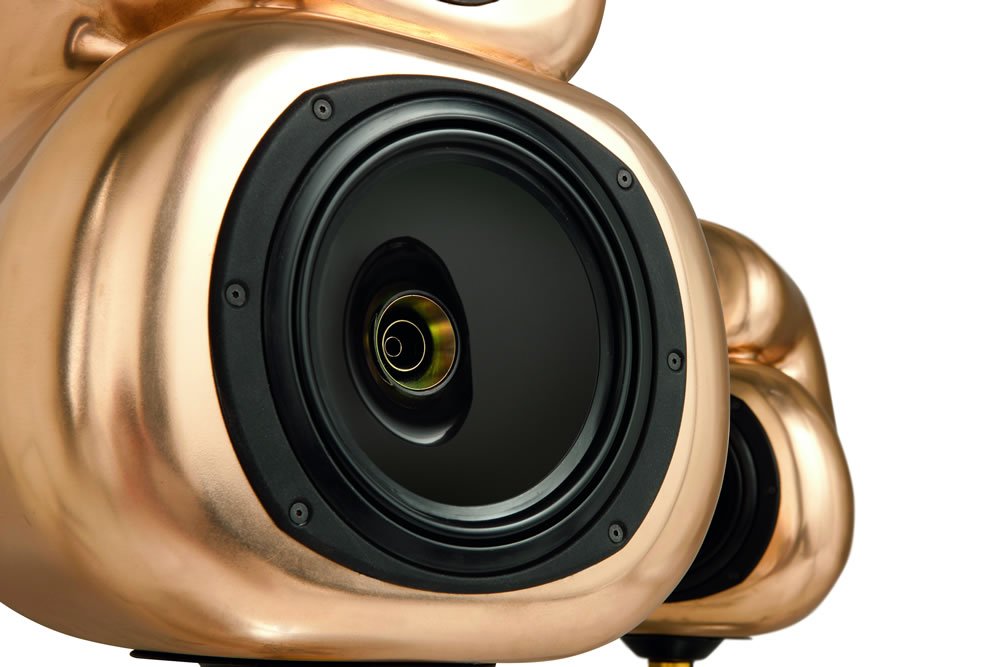 ४९ करोड रुपैंया पर्ने १८ क्यारेट गोल्ड प्लेटेड स्पीकर