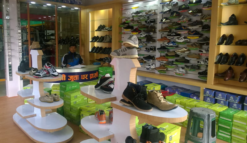 नेपाली जुत्ता घर बुद्धमल बालाजुमा, साथमा उपहार योजना पनि