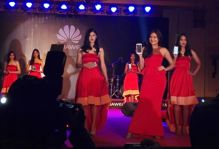 हुवावेको मेट एट नेपाल भित्रियो, साथमा जीआर ५ पनि, केहि वर्षमा नम्बर १ कम्पनी बन्ने दाबी