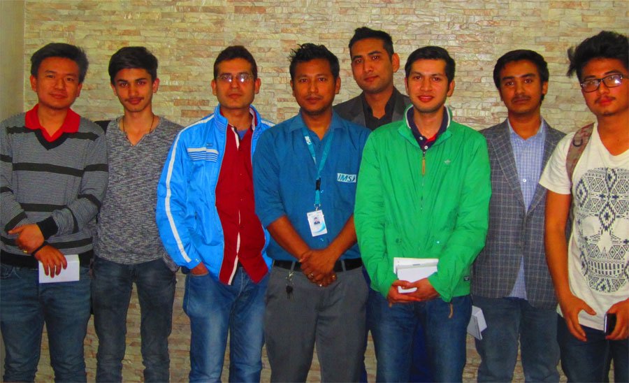 सामसुंगको ब्लगर्स मिटः ग्यालेक्सी एस सेभेन र एस सेभेन एजको फीचर बारे अन्तरक्रिया