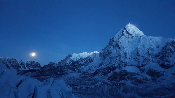 राडारद्वारा चिनियाँ टोलीले नाप्यो सगरमाथा शिखरमा हिउँको मोटाई, औसत ९.५ मिटर भएको अनुमान