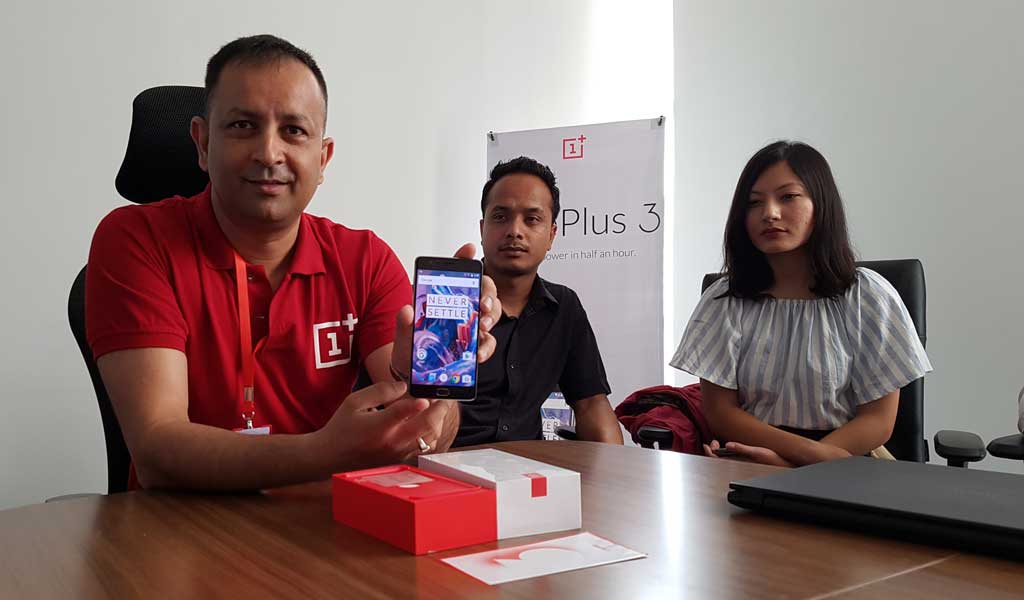 वानप्लस थ्री नेपालमा, केमू नेपालमा प्रिबुकिंग खुला हुँदै, करिब ५० हजार रुपैंया मूल्य