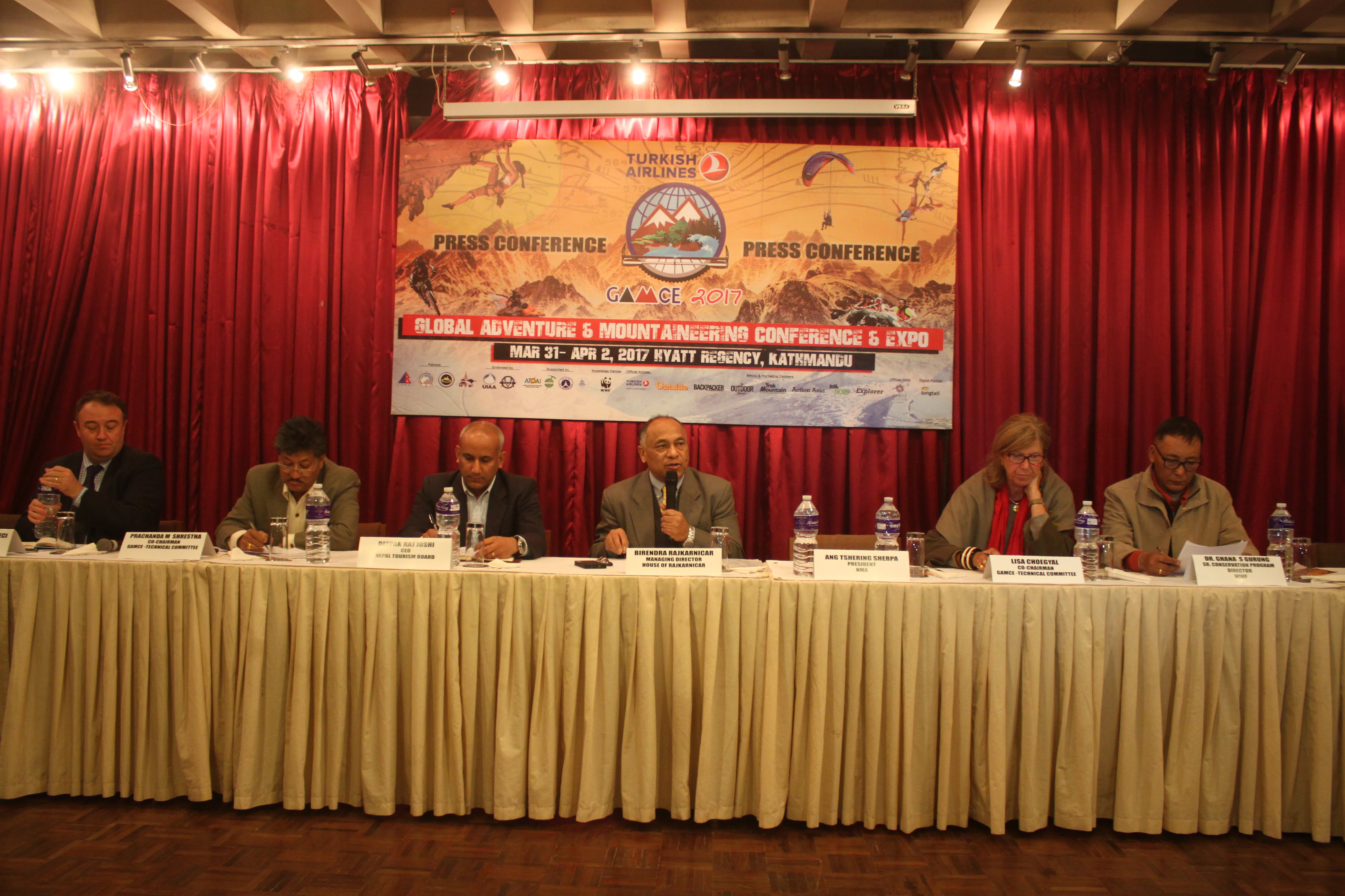 साहसिक गन्तव्य तथा पर्वतारोहण सम्मेलन हुने