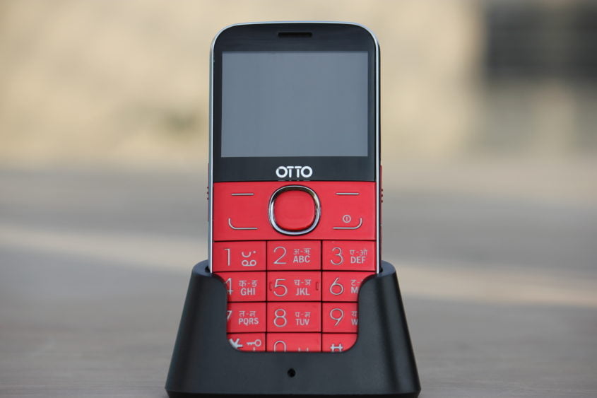 ओटो ब्राण्डको फिचर फोन ‘रियो’ बजारमा, विशेष डकमार्फत फोन चार्ज हुने