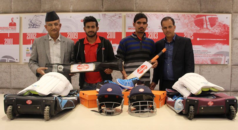 सिप्रदियन सहायताद्वारा क्रिकेट खेलाडिहरुलाई खेल सामाग्री प्रदान