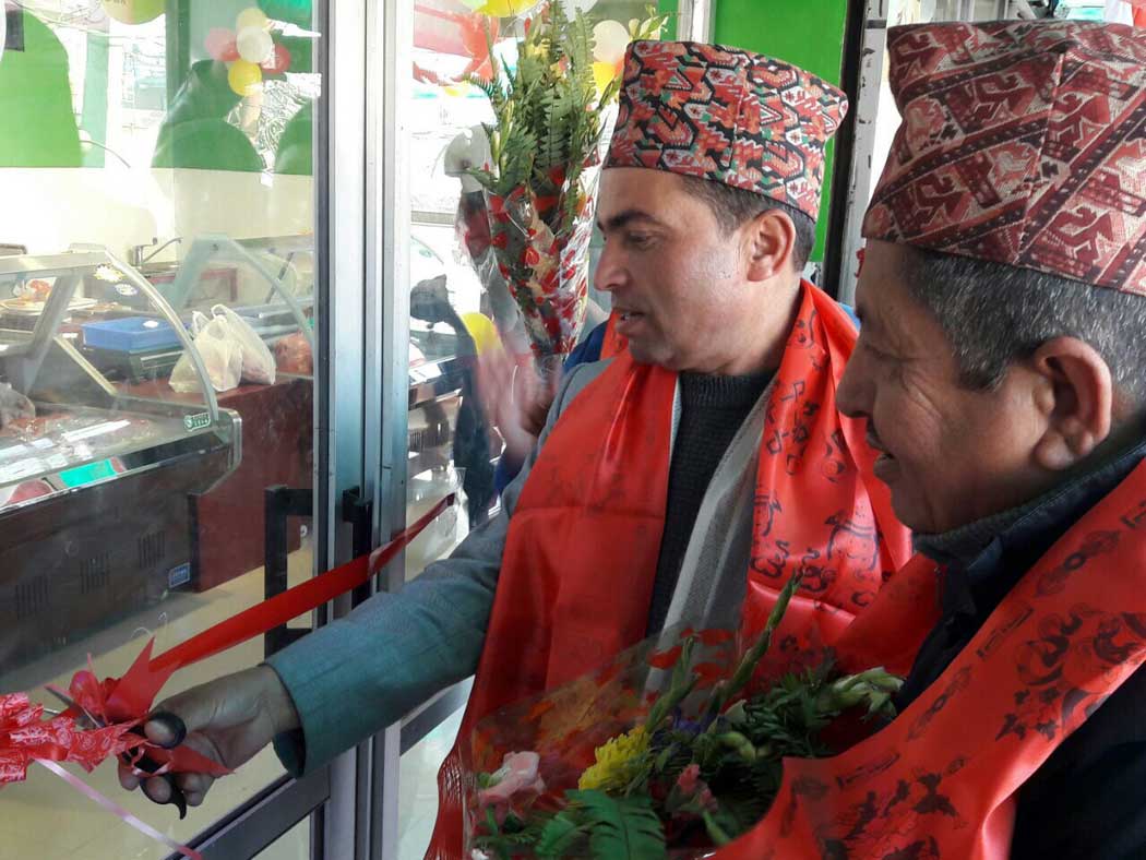 अत्याधुनिक प्रविधिसहितको फोर सिजन मिट मार्ट संचालनमा