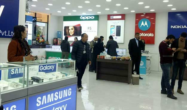 सिटिसी मलमा मोबाइलको मल्टिशोरुम सञ्चालनमा, मोबाइल किन्दा ब्लूटूथ पार्इने