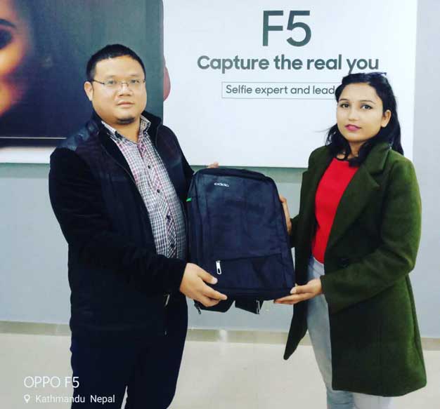 ओपोद्वारा ‘मेरी क्रिसमस सेल्फी कन्टेष्ट’का विजेताहरु पुरस्कृत