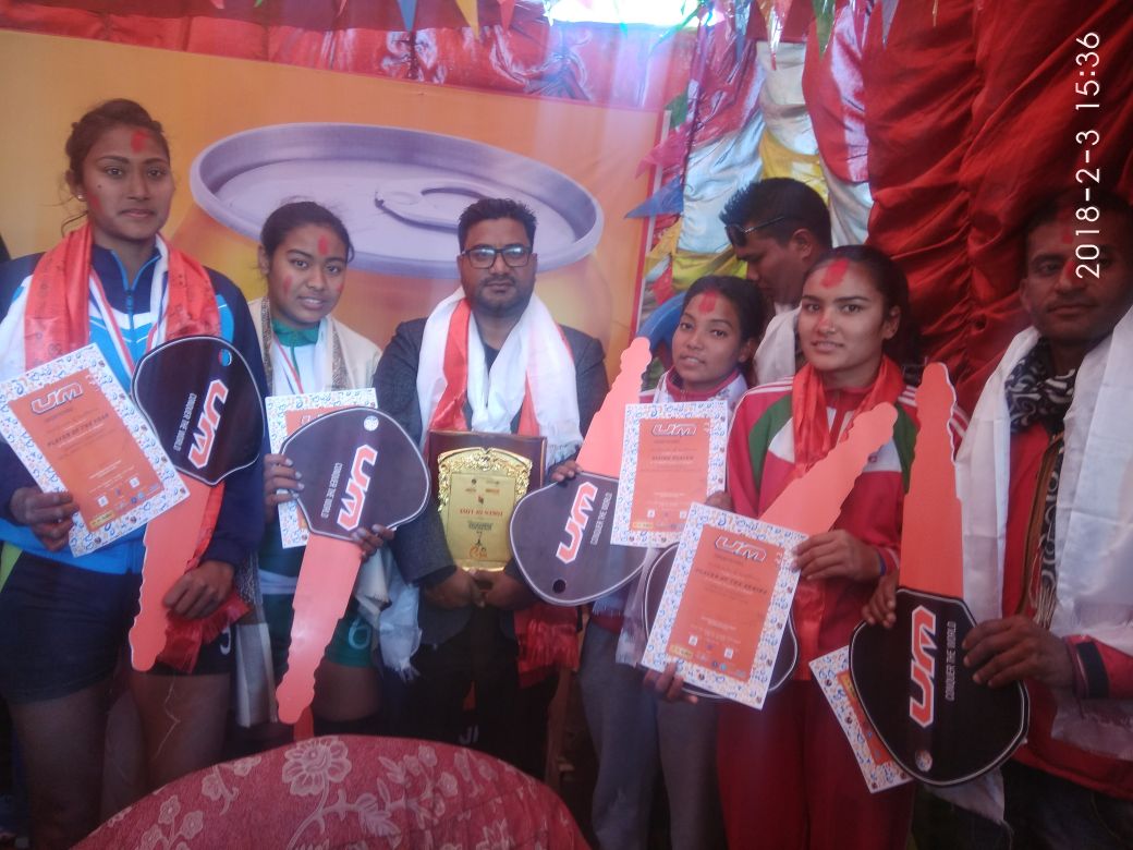 आइएमइ अटोमोटिभ्सद्धारा ढोरपाटन भलिबल लिग बिजेतालाई युएमको स्कुटर प्रदान