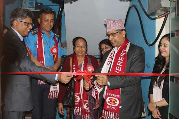 एभरेष्ट बैंकको शाखा कावासोतीमा स्थापना