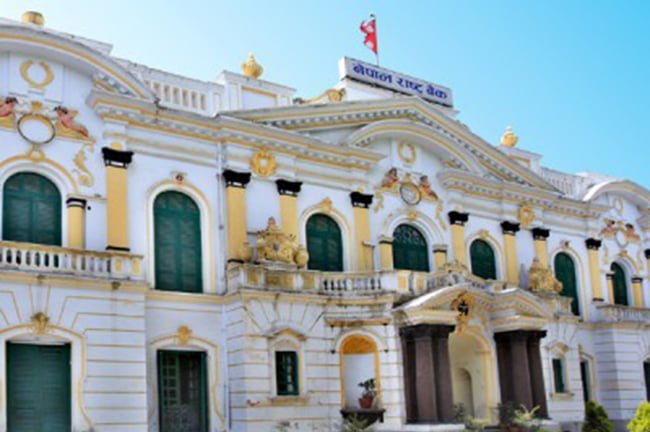 राष्ट्र बैंकका कर्मचारीलाई मासिक साढे ७ हजार रुपैयाँसम्म ‘इन्टरनेट खर्च’ दिने गरेको खुलासा