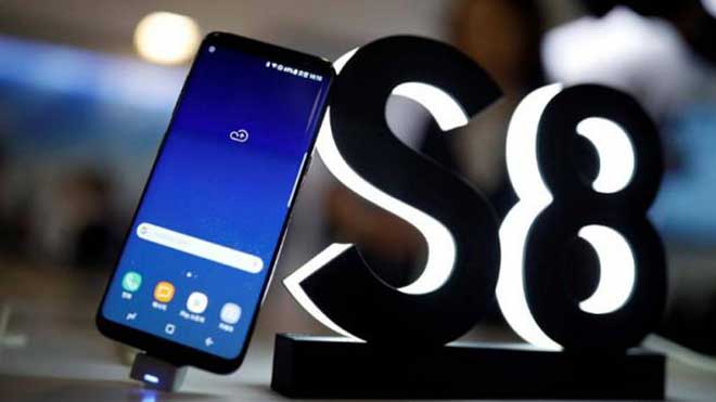 कारभित्र सामसंगको दुई फ्ल्यागशिप स्मार्टफोनमा आगो लाग्यो, प्रयोगकर्ता सुरक्षित