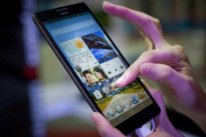 तपाईँको स्मार्टफोनमा कसैले निगरानी त गरेको छैन् ? यी उपायबाट थाहा पाउनुहोस्