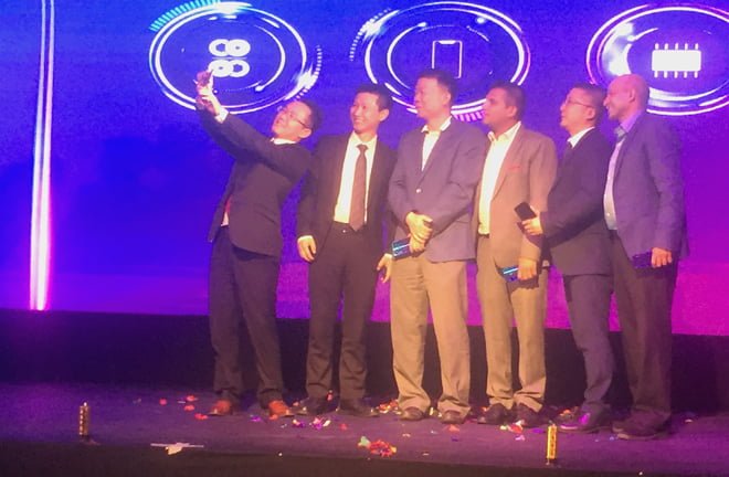 ह्वावे नोभा थ्री तथा नोभा थ्री आई सार्वजनिक