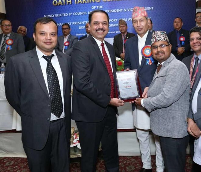 बोटलर्स नेपाल आईक्यानको ‘वेस्ट प्रिजेन्टेड एनुयल रिपोर्ट अवार्ड २०१७’ अवार्डद्वारा सम्मानित