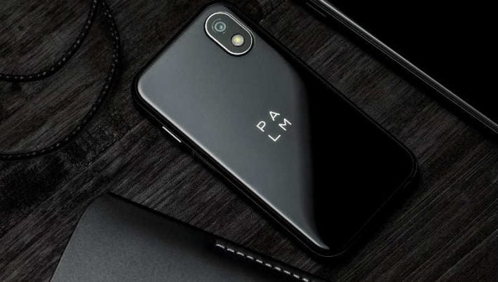 टिसिएलको पाम फोन अनलक्ड भर्सनमा उपलब्ध, हत्केलाभित्रै अटाउने ३.३ इन्चको स्क्रीन भएको फोन