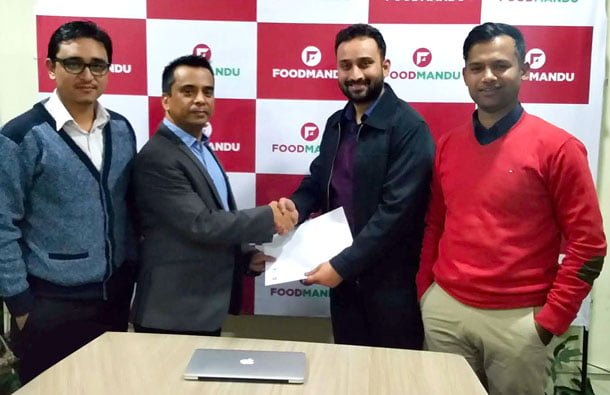 अनलाईनबाट अर्डर गरेको खानाको पैसा मोबाईलबाटै तिर्न सकिने, ‘खल्ती’ र ‘फुडमान्डु’ बिच रणनीतिक साझेदारीको घोषणा