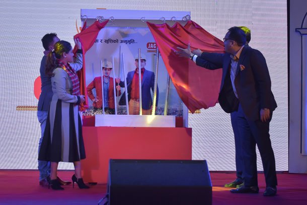 जगदम्बा इन्टरप्राइजेजको जगशक्ति गोल्ड छडको ब्राण्ड एम्बेसडरमा धुर्मुस र सुन्तली नियुक्त