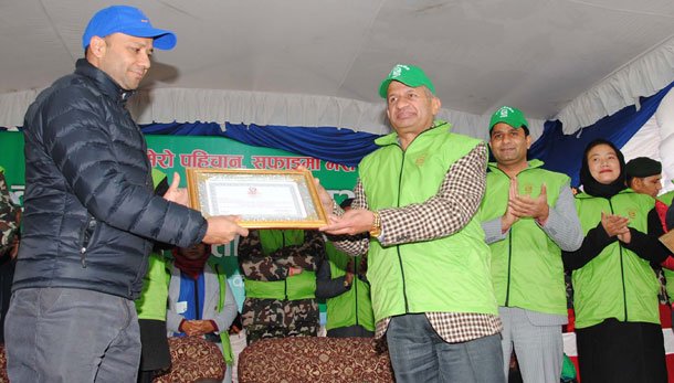 नेपाल टेलिकमद्धारा बागमती सरसफाइका लागि सामग्री हस्तान्तरण