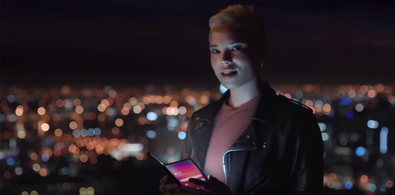 यस्तो छ सामसंगको फोल्डेबल स्मार्टफोन, हेर्नुस भिडियोमा सबै फीचरहरु