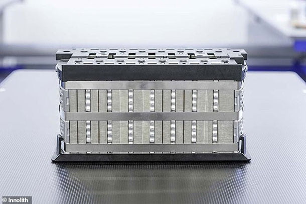 एक चार्जमा ८६५ किलोमिटर इलेक्ट्रिक कार कुद्नसक्ने ब्याट्री आविश्कार