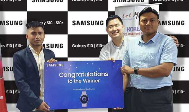 सामसङ ग्यालेक्सी एस१० प्रिबुकिङ्गका लक्की ड्र विजेतालाई पुरस्कार बितरण