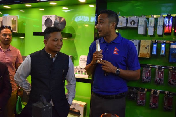 डब्लु के डिजाइनको नयाँ स्टोर ललितपुरमा, इलेक्ट्रोनिक्स ग्याजेट उपलब्ध