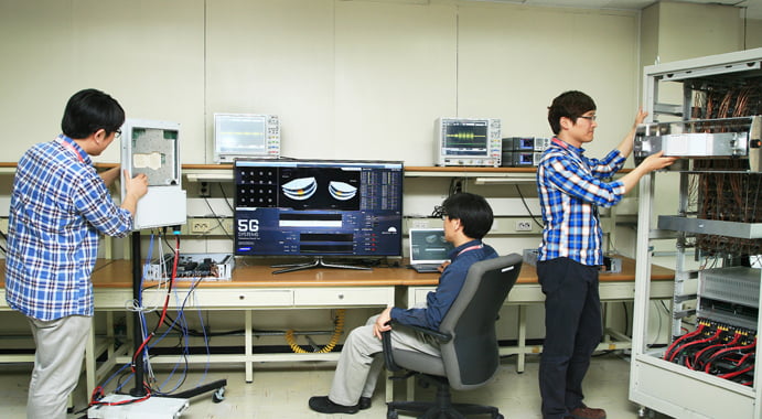 सामसंगद्धारा सिक्सजी टेलिकम्यूनिकेसन्स नेटवर्कको अनुसन्धान शुरु