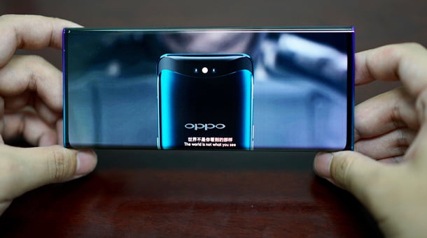 ओपोद्वारा ‘वाटरफल स्क्रिन’ प्रविधि प्रदर्शित