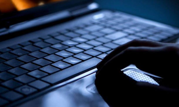 पोर्न साइट हेर्नुहुन्छ ? होस गर्नुस् गूगल र फेसबुकले गोप्यरुपमा तपाईँलाई ट्र्याक गरिरहेका छन्