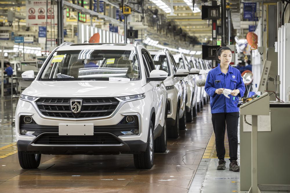 चीनमा कार बिक्री दरमा यस वर्ष कमी, ईलेक्ट्रिक भेहिकलको बिक्रीमा भने उल्लेख्य वृद्धि