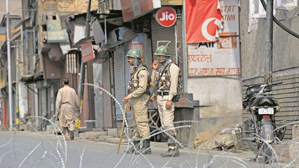 भारतको जम्मू तथा कश्मीरमा मोबाइल सेवा प्रतिबन्धको ७० दिनपछि सेवा सुचारु
