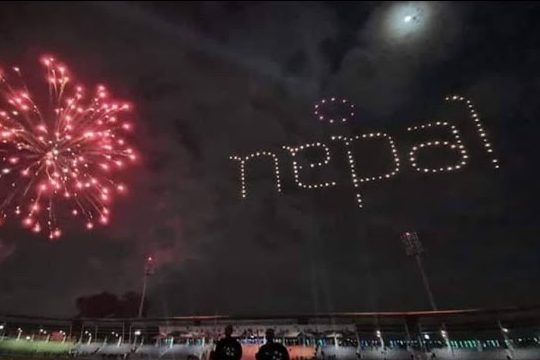 नेपालमा पहिलो पटक ड्रोनमार्फत साग समापनमा देखाईयो लाइटिङ्ग सो, १५० वटा ड्रोनको प्रयोग