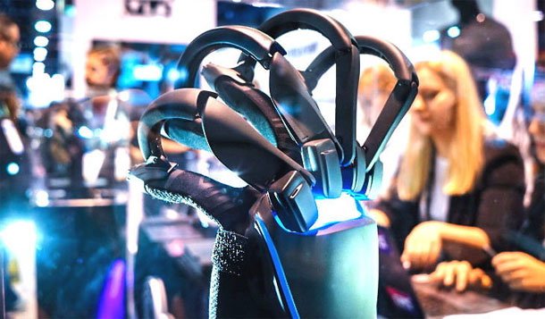 टेस्लासुटको भीआर ग्लब्स- ह्यान्डमोसन र पल्स ट्रयाक गर्ने, वस्तु छोएको र समाएको महसुस गराउने