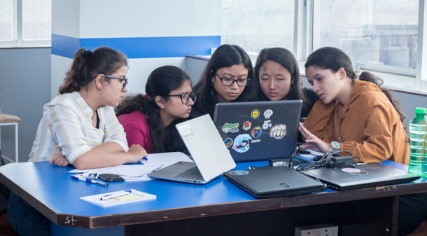 ‘कोड लाईक हर’ फेलोशिप संचालन गरिँदै, युवतीहरुलाई सफ्टवेयर डेभलपमेन्ट शीप सिकाउने