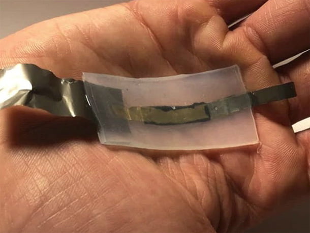 बैज्ञानिकले बनाए खुम्च्याउन र तन्काउन मिल्ने सफ्ट स्ट्रेचेवल ब्याट्री, हातको औंला जत्रै साइजमा