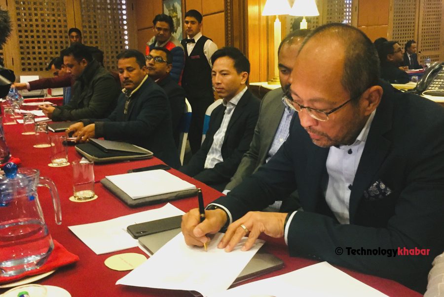 अक्सनमा किनेको फ्रिक्वेन्सी अझै चलाउन पाएन एनसेलले, ‘फ्रिक्वेन्सी रिफार्म’ गर्दै दूरसंचार प्राधिकरण