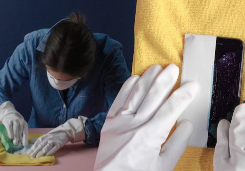 आफ्नो स्मार्टफोन सफा गर्दा यी १० कुराहरु गर्दै नगरौँ, नत्र बिग्रेला तपाईँको स्मार्टफोन