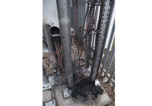 ५जी नेटवर्कले कोभिड-१९ फैलाउने भ्रमका कारण बेलायतमा ५जी मोबाइलको टावरमा आगजनी