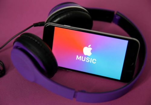 एप्पल म्यूजिकले साना म्यूजिक लेबल्सलाई ५ करोड अमेरिकी डलर अग्रिम रोयल्टी दिने