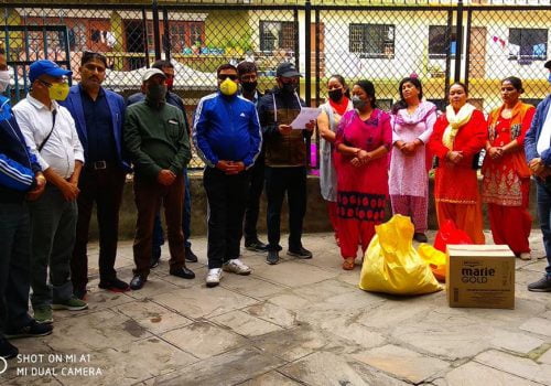 नेपाल दूरसञ्चार राष्ट्रिय कर्मचारी संगठनद्धारा हिमालय वृद्धा आश्रमलाई राहत र स्वास्थ्य सामाग्री प्रदान