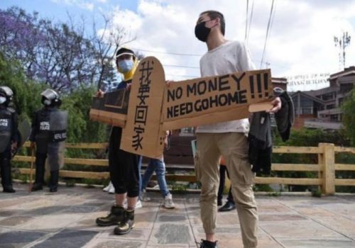 शुक्रबारको प्रर्दशनमा प्रहरीलाई हातपात गर्नेहरु चिनियाँ मोबाइल ब्राण्डका कर्मचारी भएको खुलासा