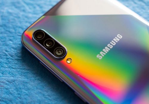 सामसङले झिक्न सकिने ‘रिमुभेवल’ ब्याट्री भएको बजेट स्मार्टफोन ल्याउँदै