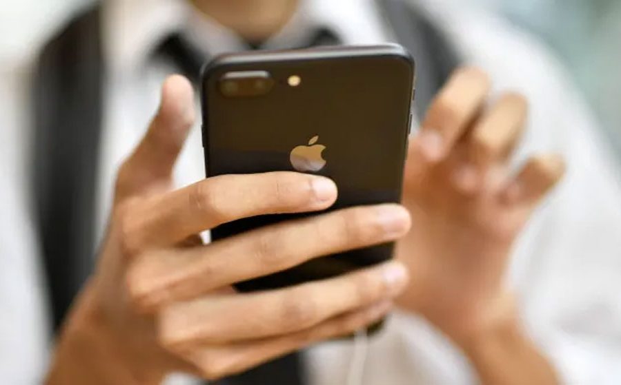 पुराना आईफोनलाई सुस्त बनाएको आरोपमा एप्पललाई ६१३ मिलियन डलर जरिवाना