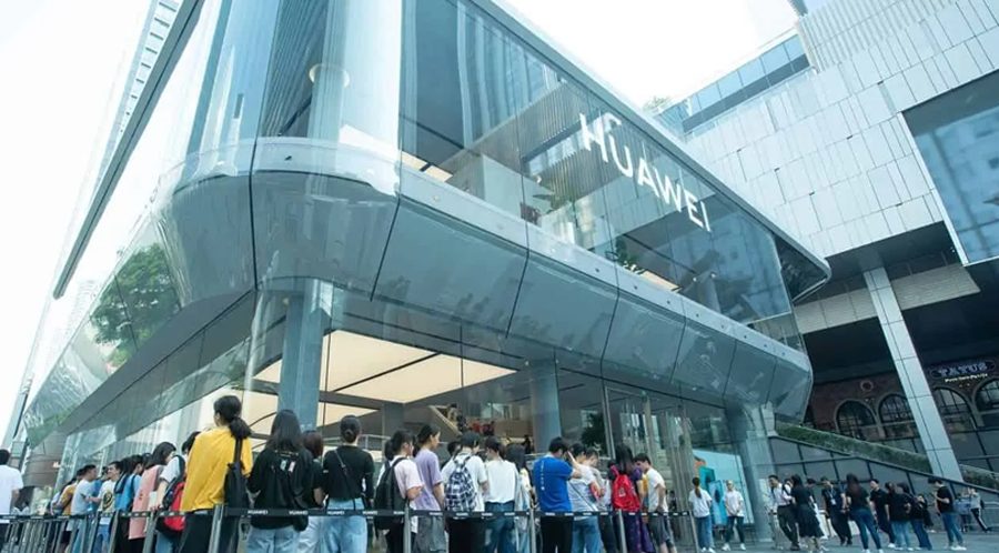 प्रतिबन्धका बाबजुद बेलायतमा ह्वावेले ३ नयाँ स्टोरहरु खोल्दै, एक करोड पाउण्ड खर्च गर्ने